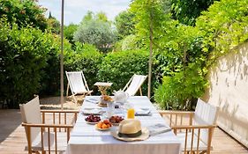 Les Canisses, Magnifique Appartement Avec Terrasse Au Coeur D'Uzes