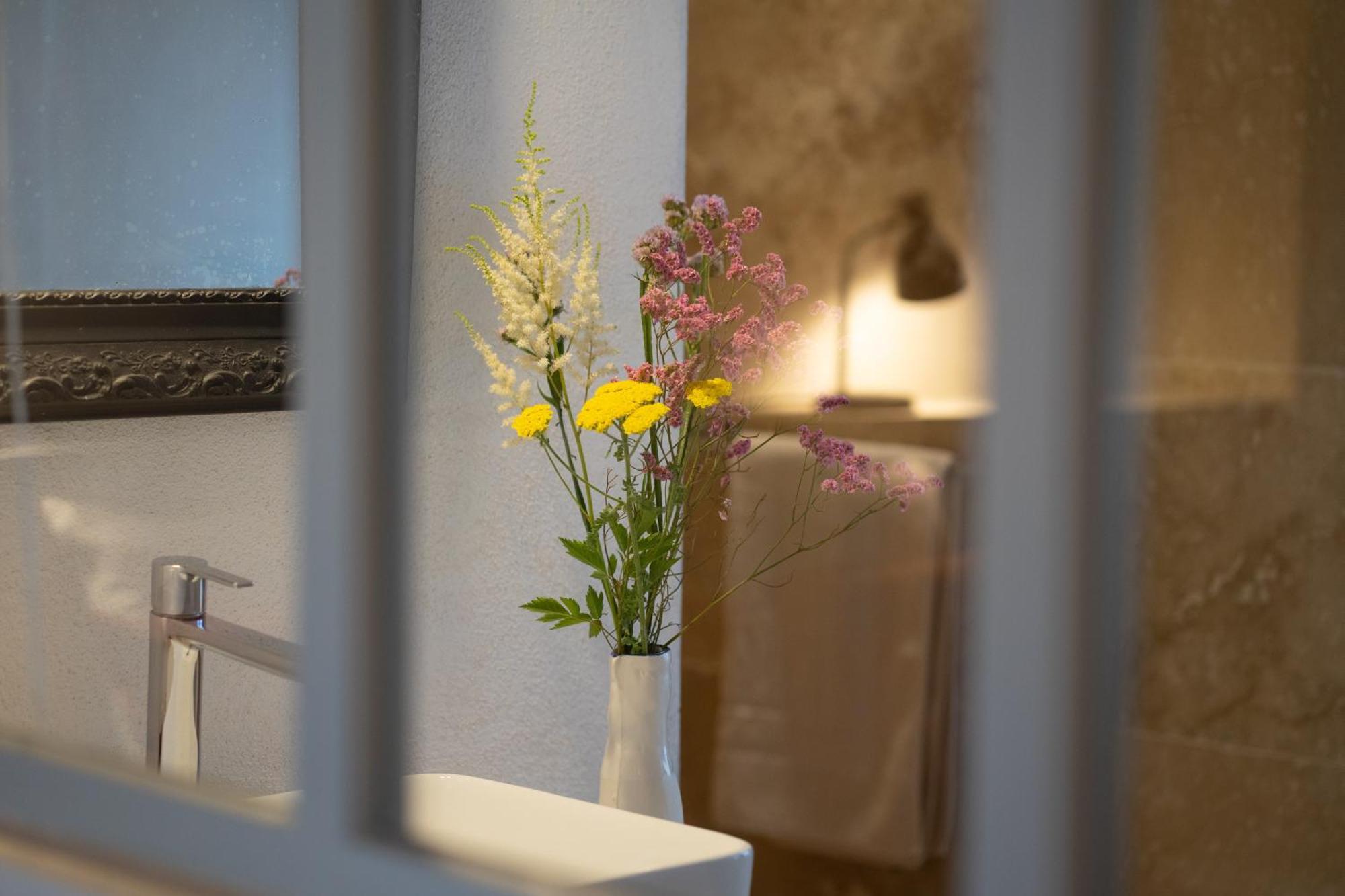 Les Canisses, Magnifique Appartement Avec Terrasse Au Coeur D'Uzès Buitenkant foto